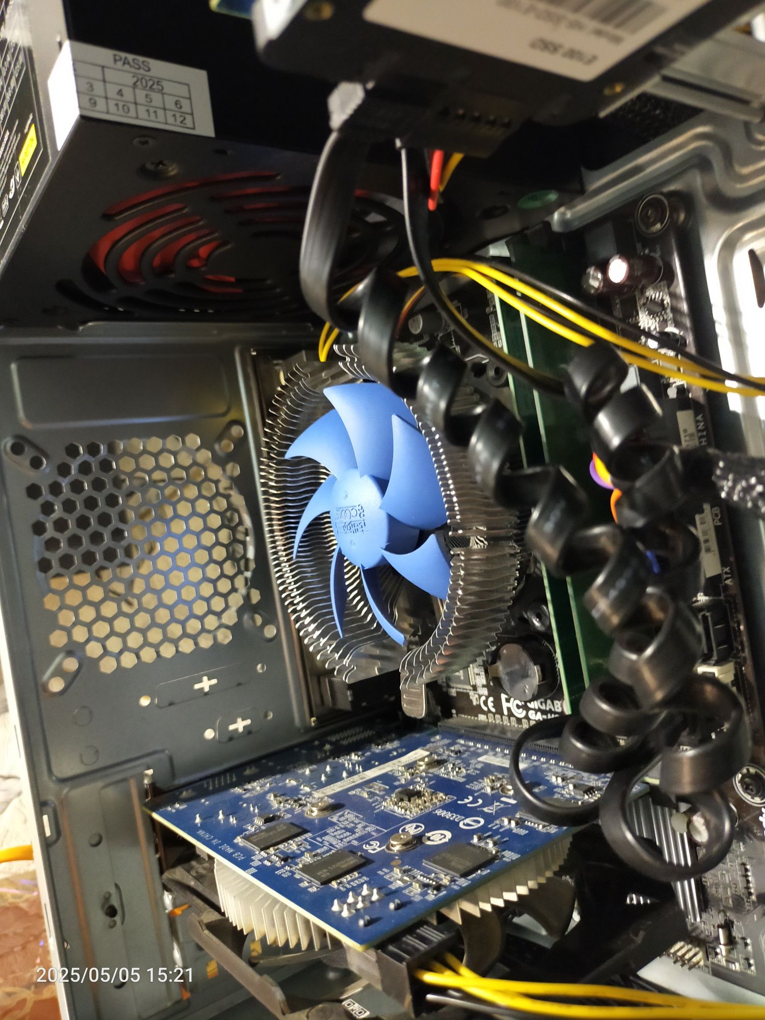 Системный блок на core i3 4170, GT740, 4gb, SSD.