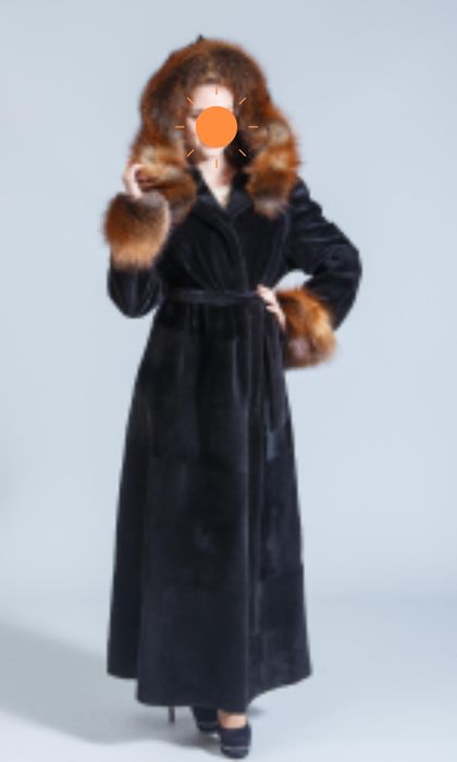 Продается Шуба из бобра отделана  лисой