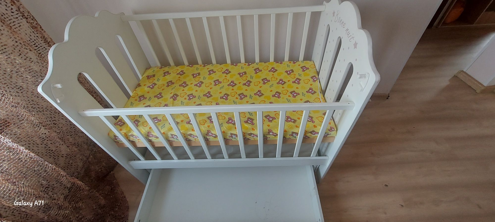 Продам детскую кроватку