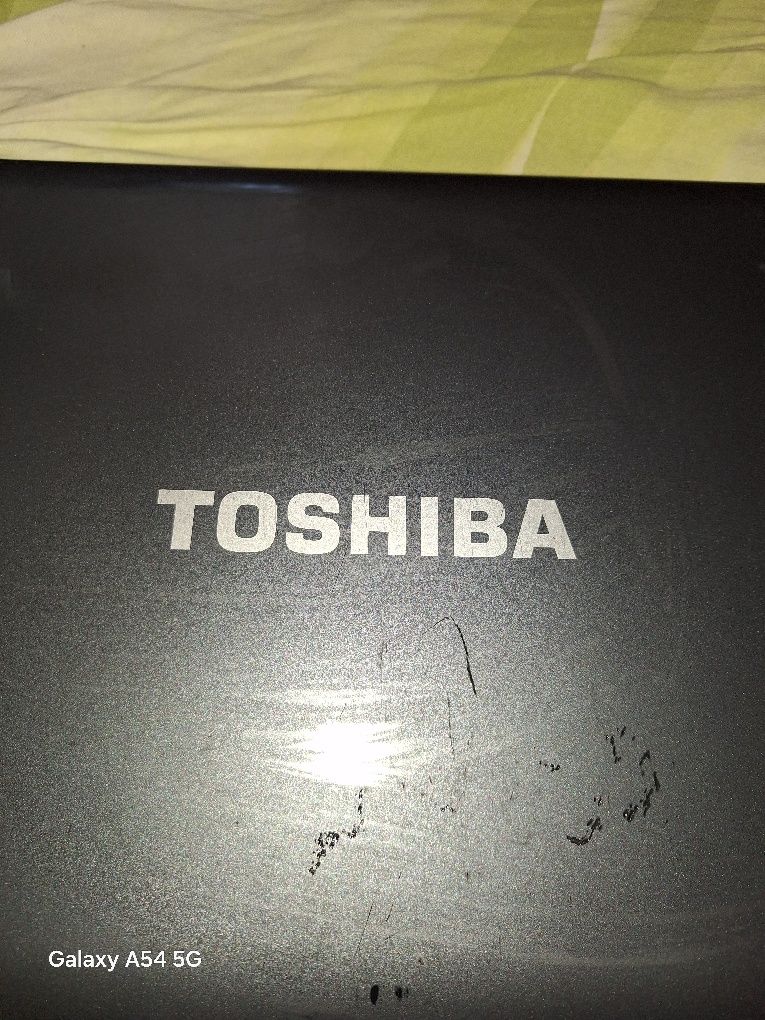 Продавам Лаптоп TOSHIBA