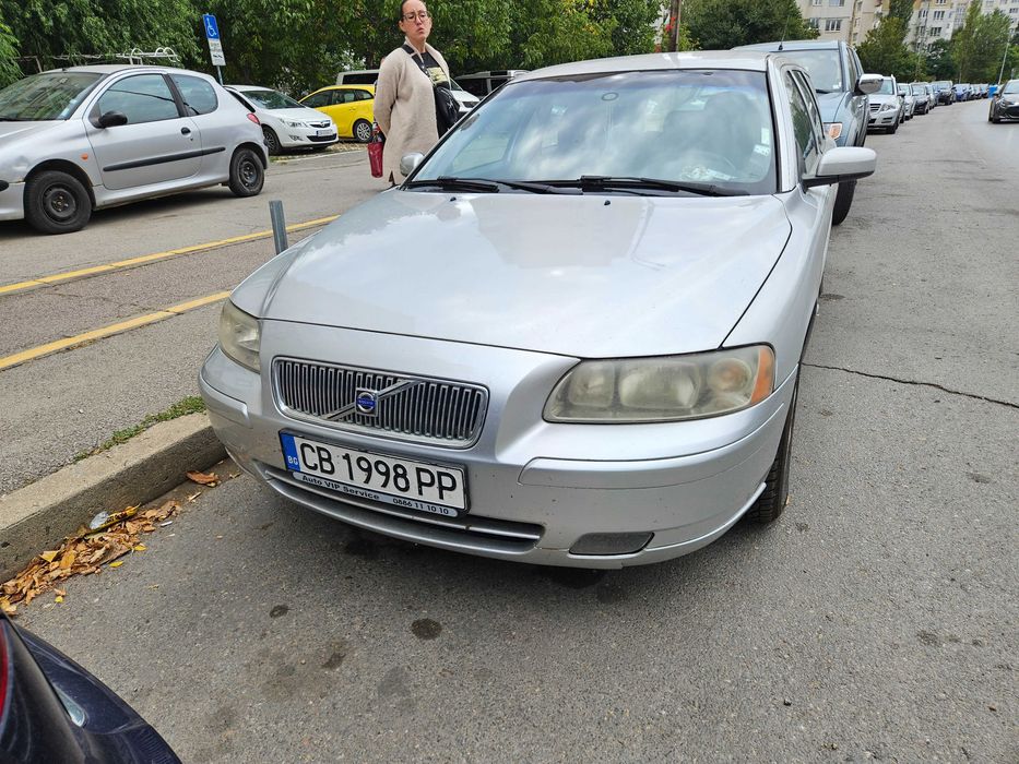 Продавам Volvo V70