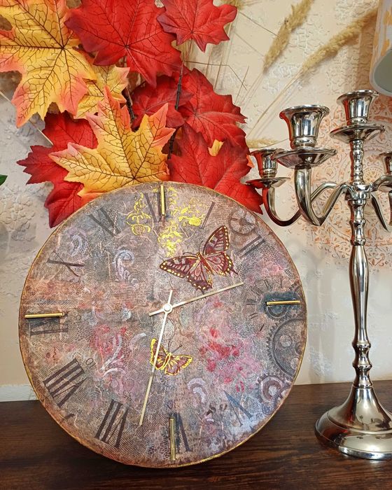 Стенен ръчно направен часовник с декупаж