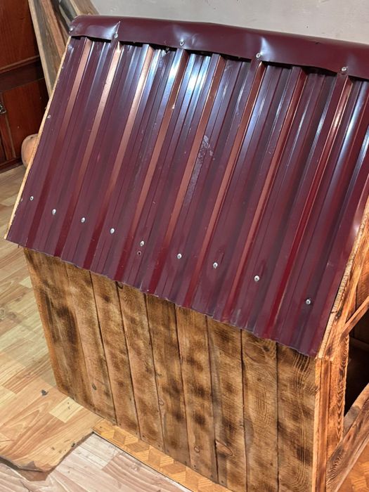 Продам деревянный будку для собак