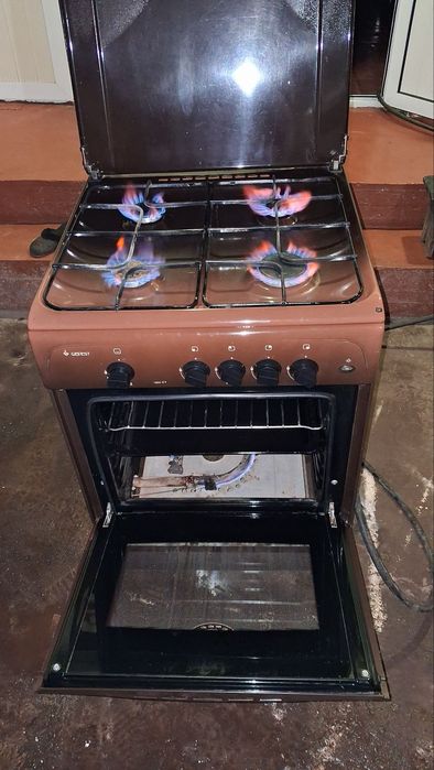 Срочно продаётся  газ плита Беларусь Гефест