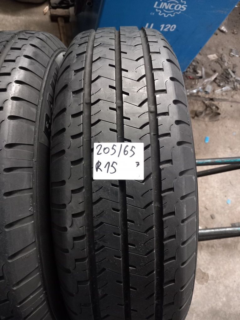 205 65 R 15 Uniroyal vara