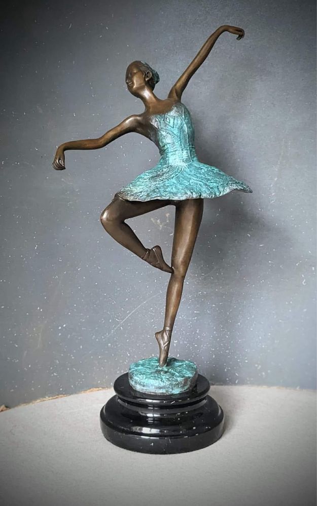 Statueta din bronz - balerina (semnata)
