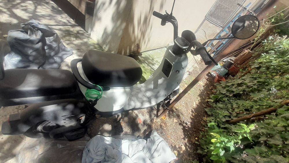 Vind scuter electric M12  merge impecabil