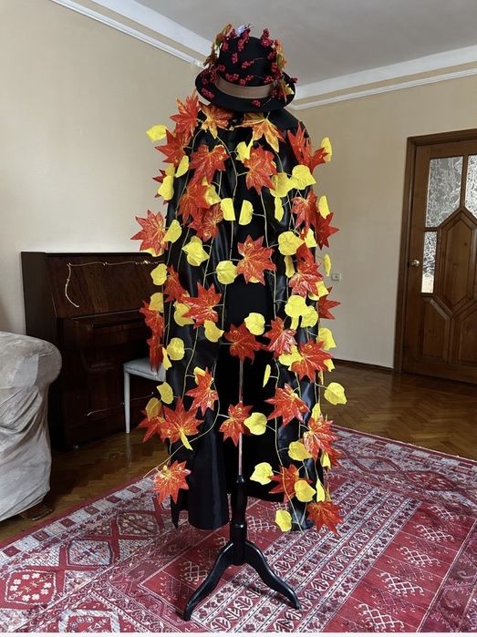 Продам костюм для осеннего бала