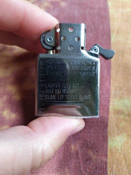 Оригинална бензинова запалка Zippo, нова!