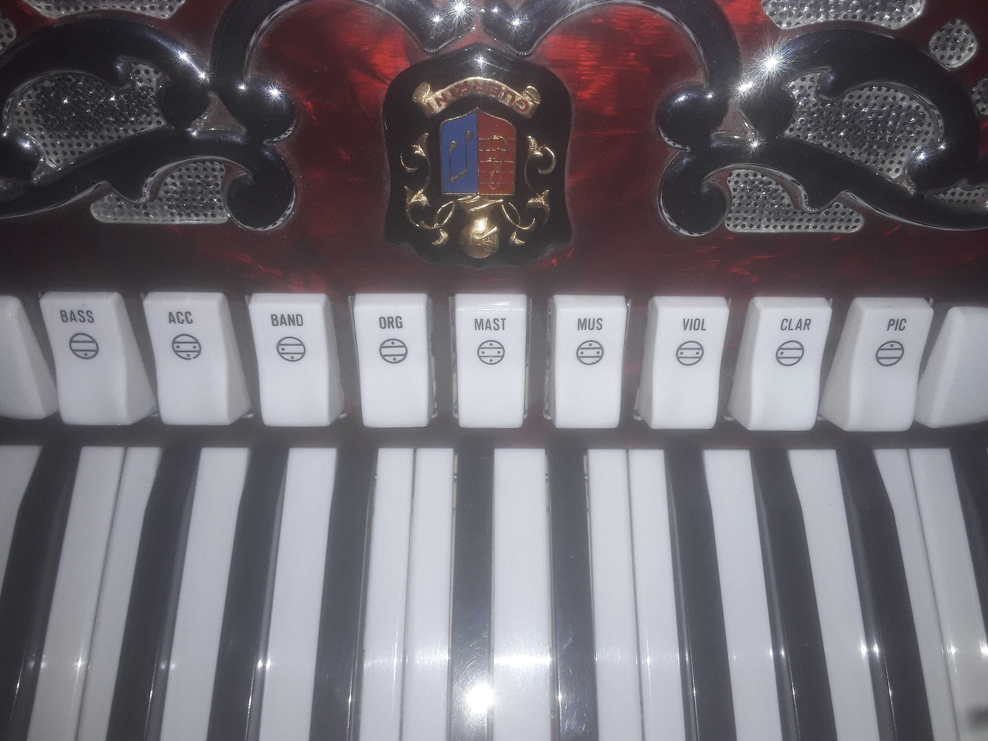 vand acordeon guerrini italian adus de la fabrica 96 basi.