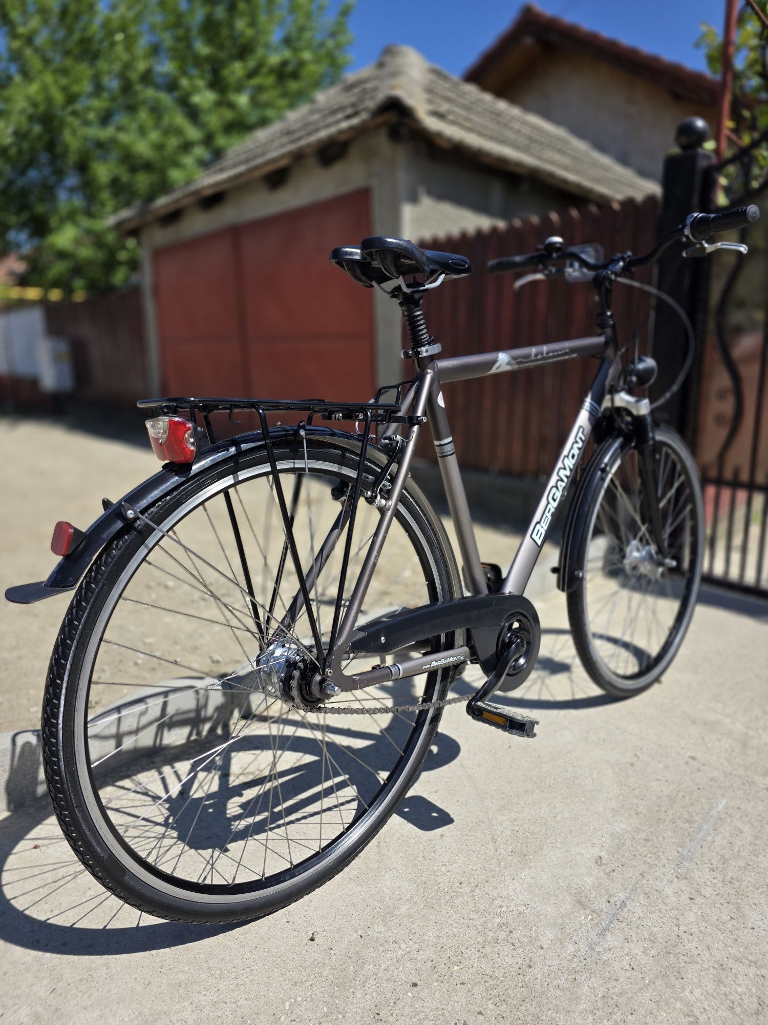 Bicicleta 28 inch dinam in butuc (citește anuntul)