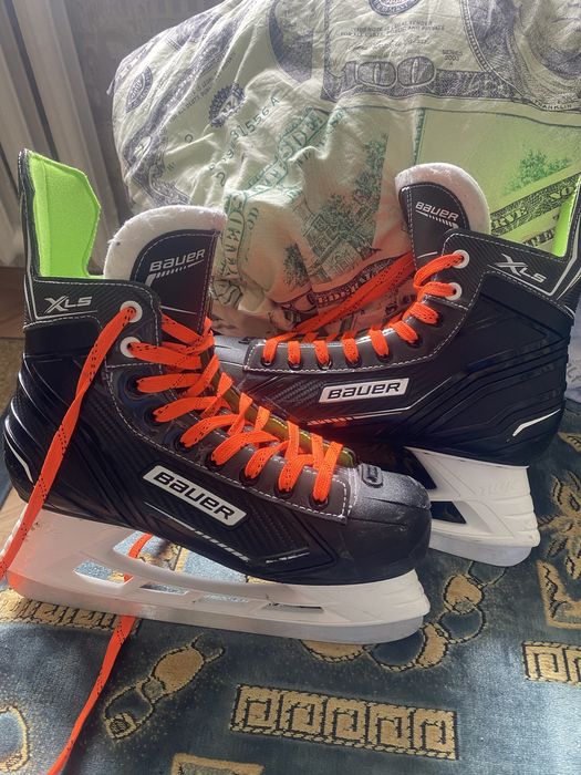 Продам коньки хоккейные BAUER XLS