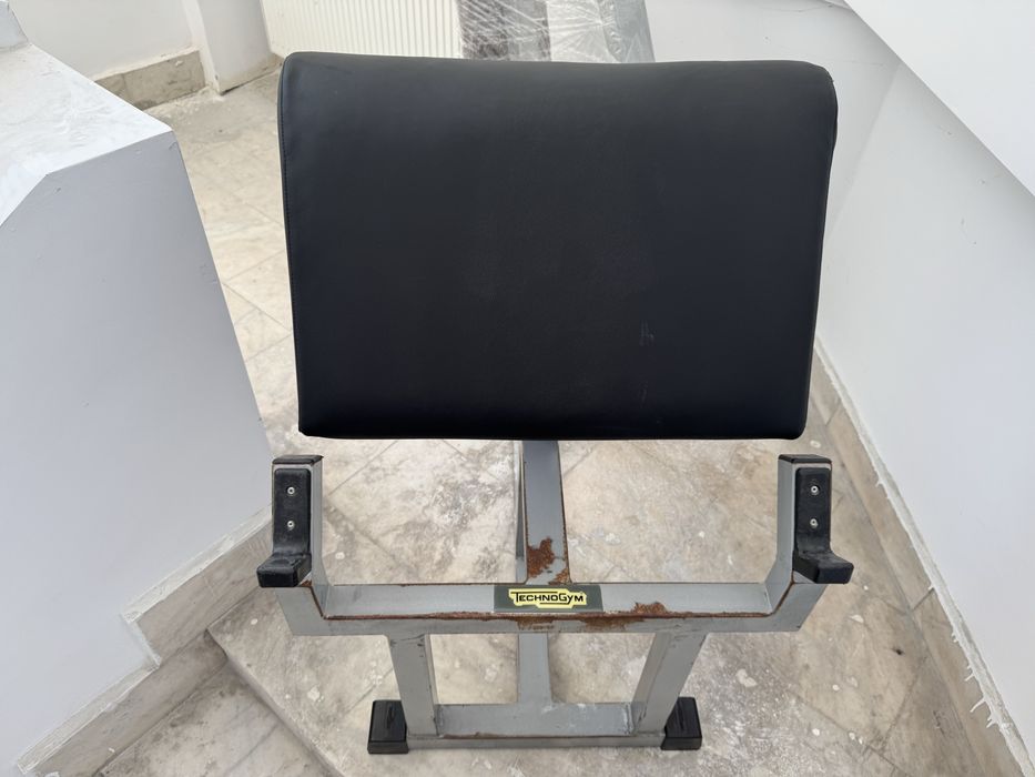 Banca declinata pentru piept / Banca Scott biceps / Eliptica Nautilus