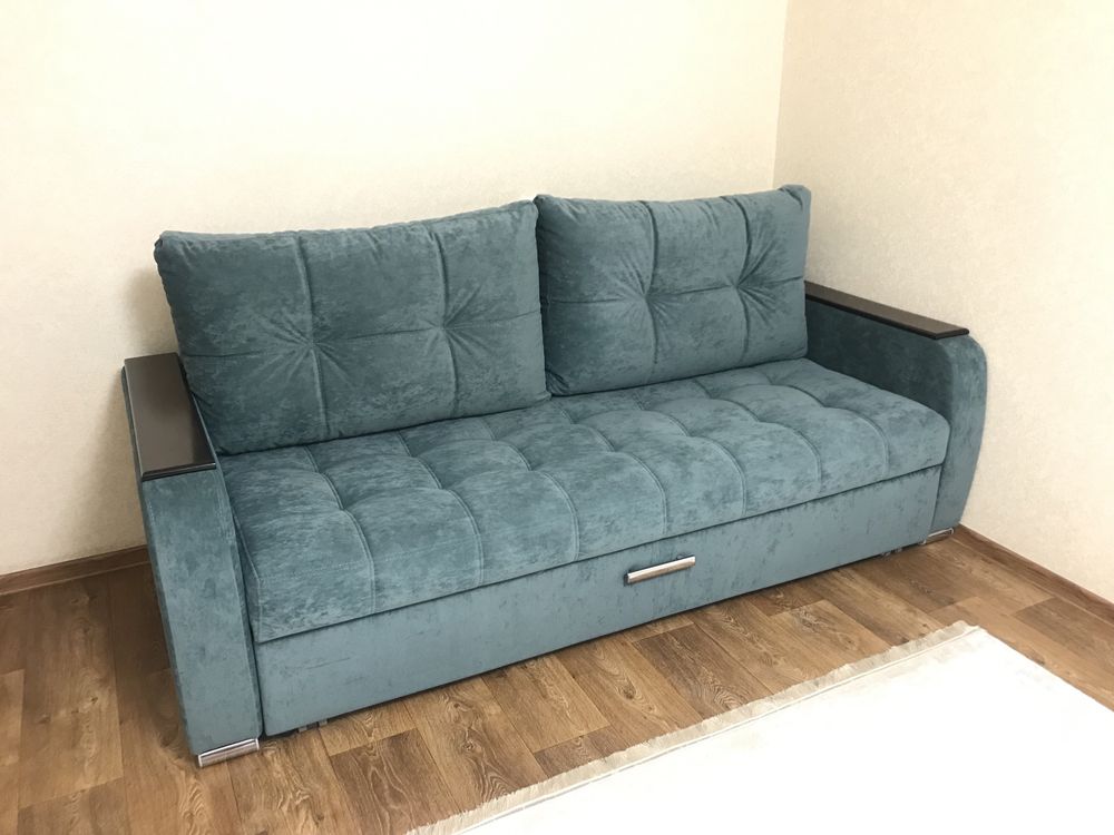 Продам диван для зала