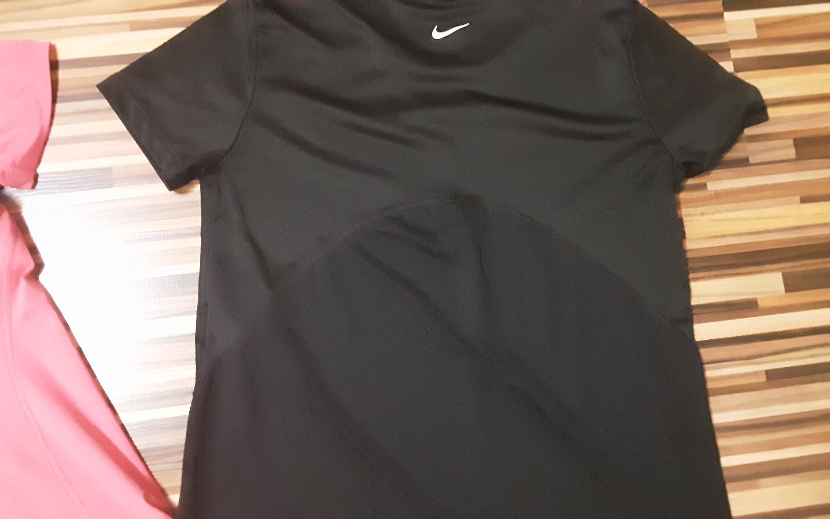(S) NIKE PRO оригинални къси клинове (35лв) и тениски (30лв)