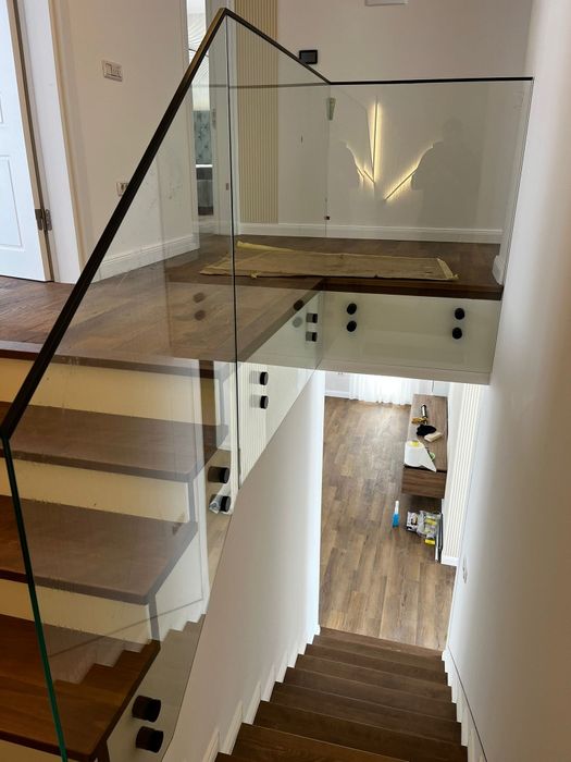 Închideri terase, balcoane, compartimentări cu sticla