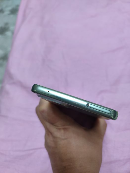 Samsung A73 5G телефон