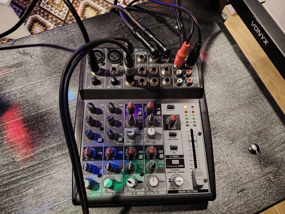 Boxe, mixer Behringer echipament DJ complet