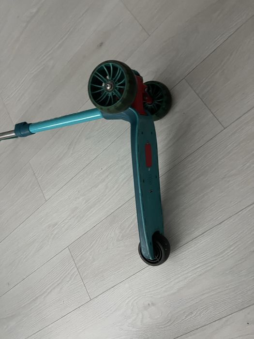 Trotineta 3 roti cu lumini