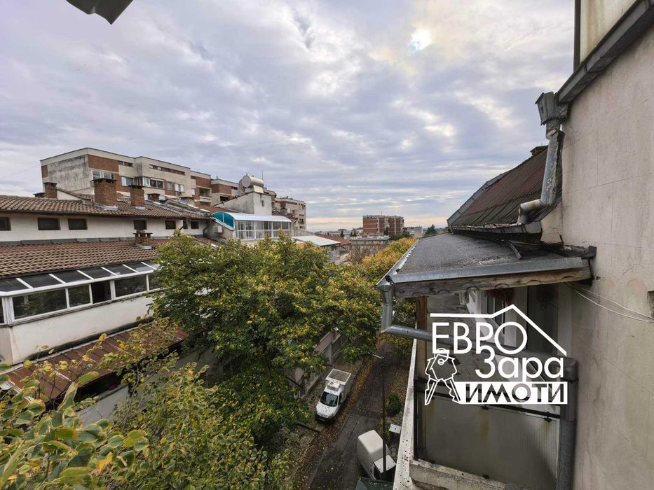 Обзаведен, тристаен апартамент за продажба в района на Енергото