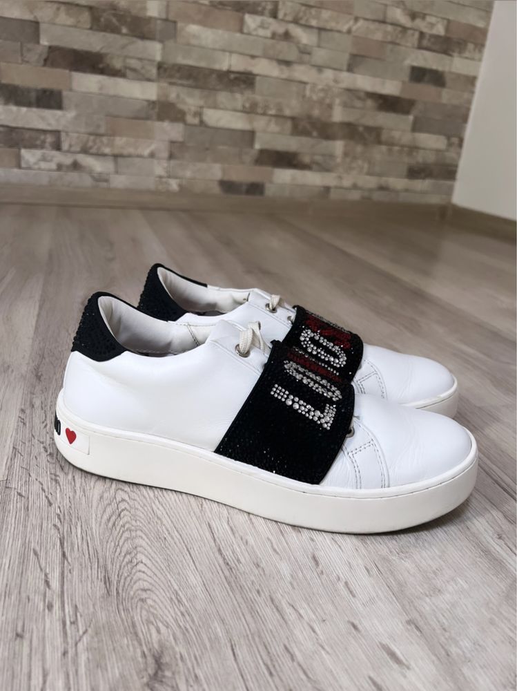 Adidasi Moschino Cu Pietre