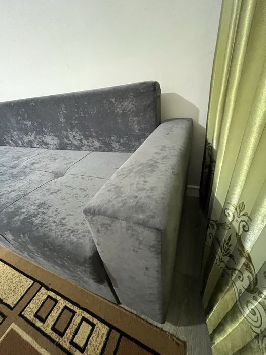 Продаётся диван.