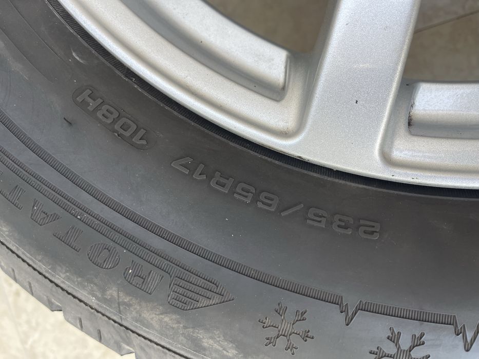 235 65 17 за Джип Dunlop