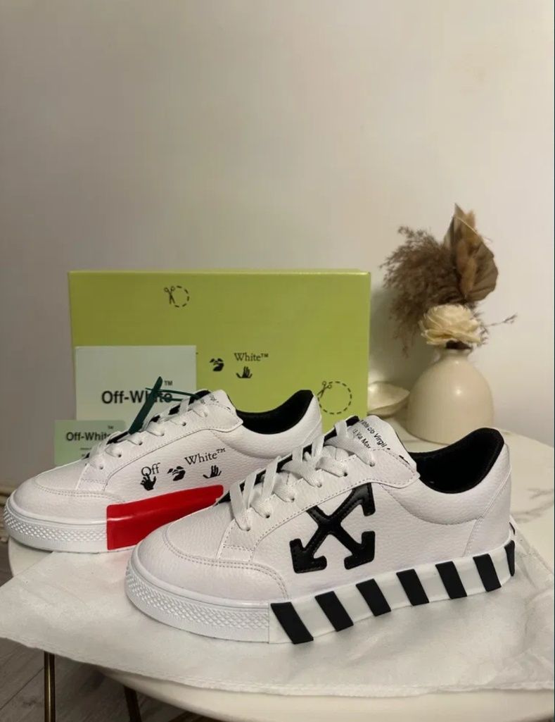 Off White low-uri