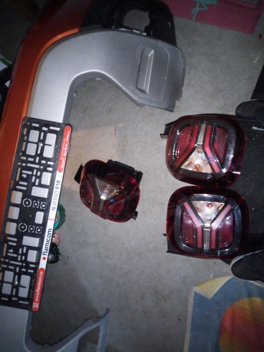 Lampi spate Dacia Duster 3