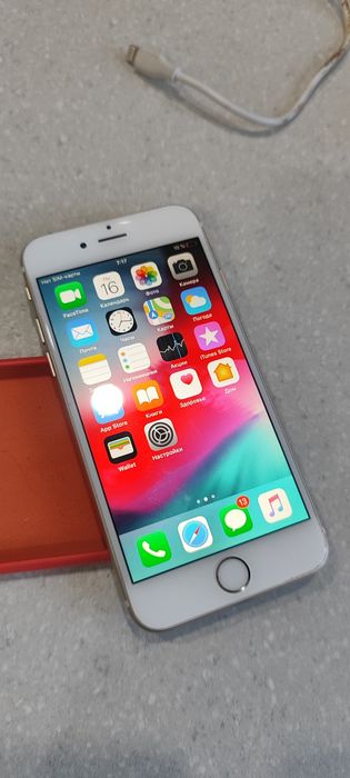 Продам iPhone 6.