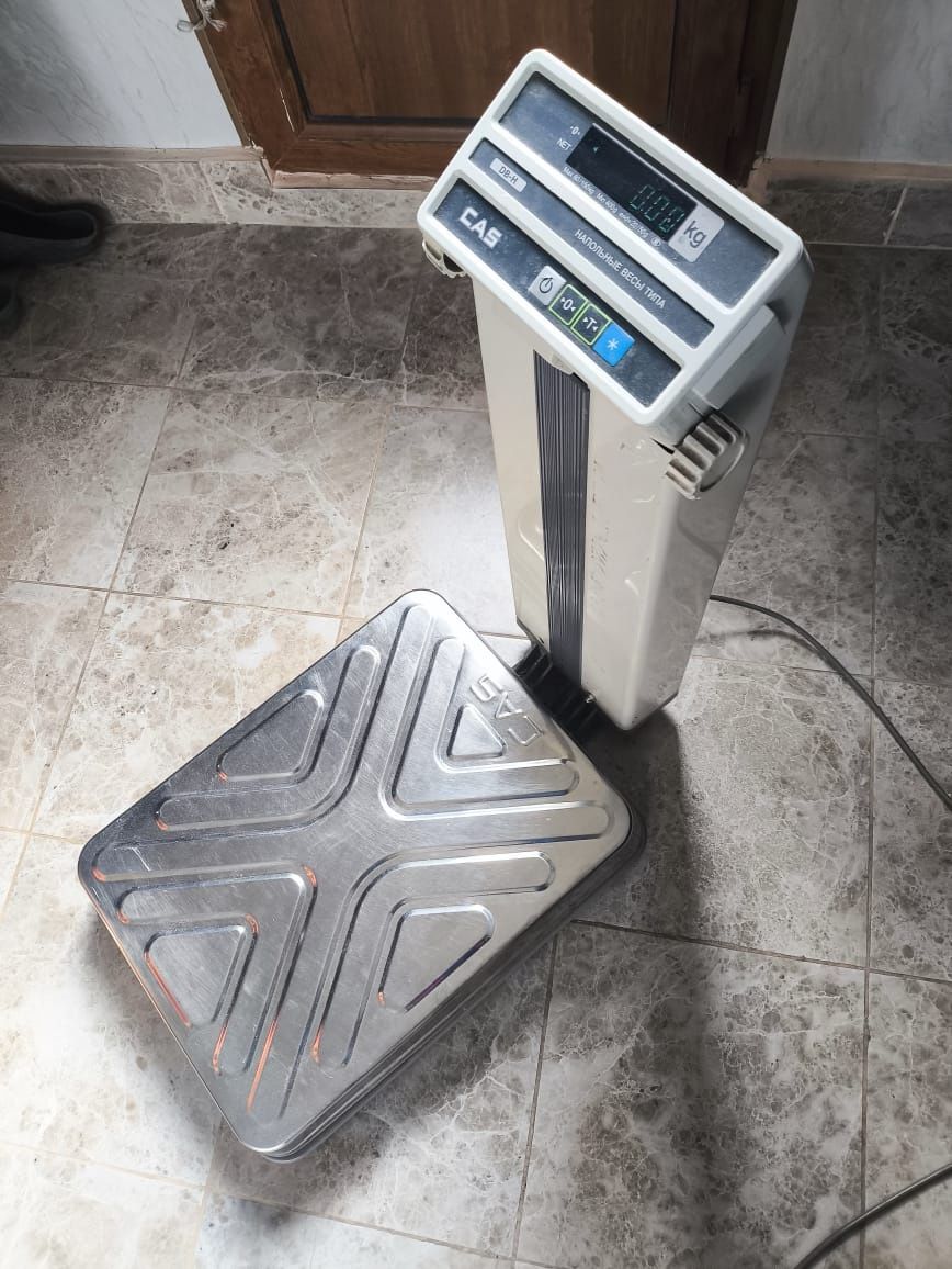 Продам напольные весы cas db-150h