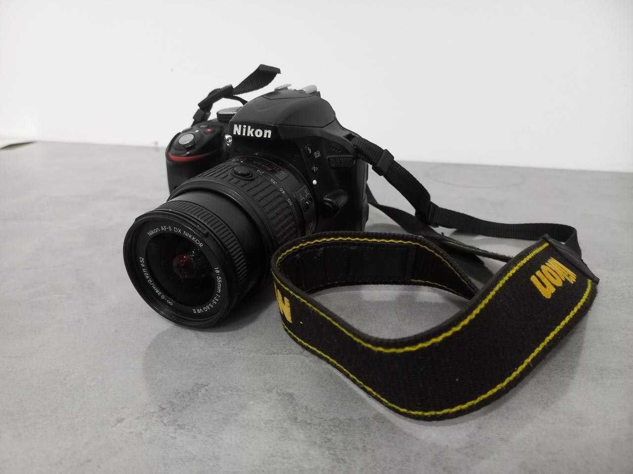 Nikon. D-3300...