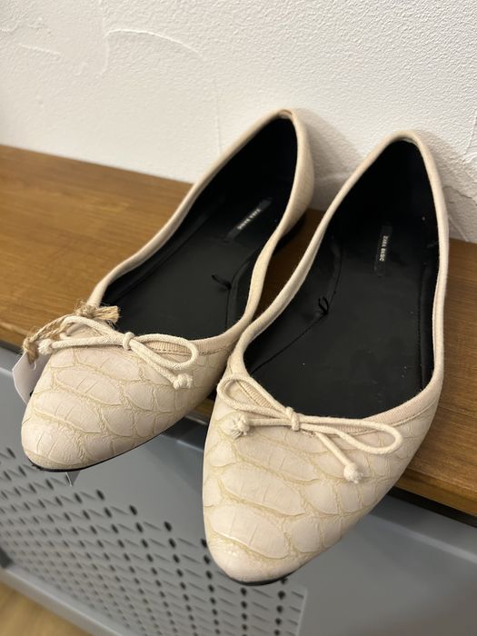 Balerini Zara bej cu efect croco si funda