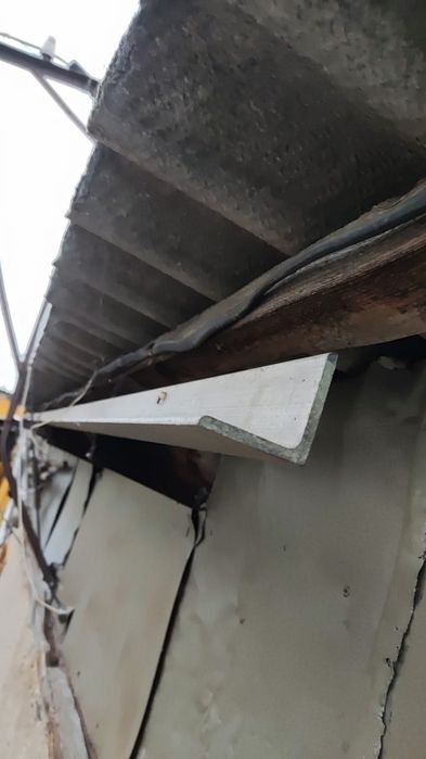 Продам уголок алюминевый.