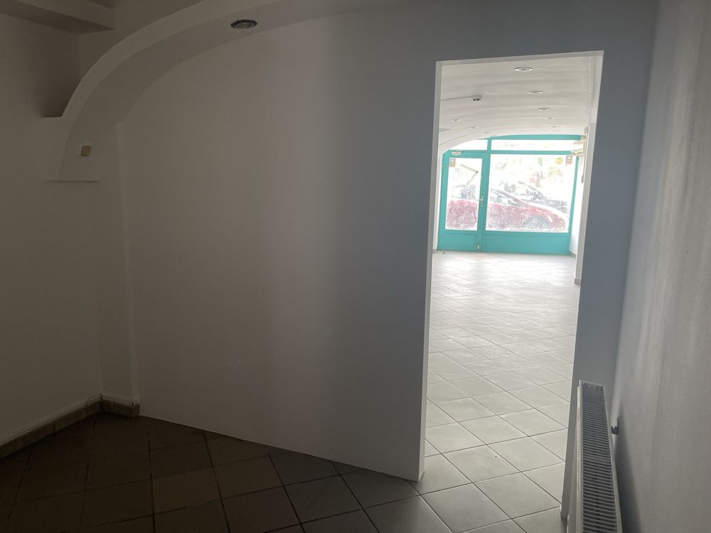 Inchiriez spatiu comercial 40mp, in intersectia Razoare, Drumul Sării.