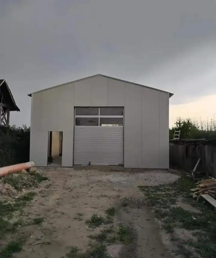 Vând hală metalică 10 m cu 20 m cu 4 m cu montaj  cu plata la