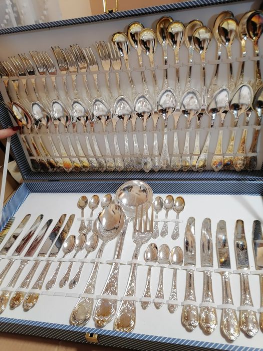 Италиански комплект прибори за хранене