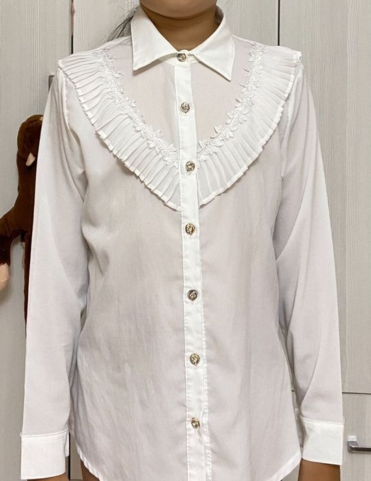 Школьные белые рубашки