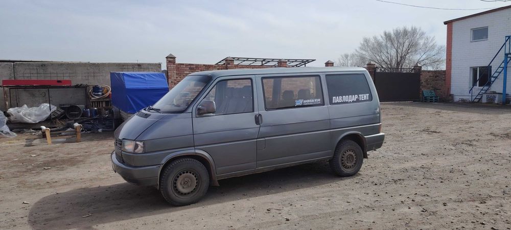 Volkswagen Caravelle Т4 1992 г., бензин, 2,5 л