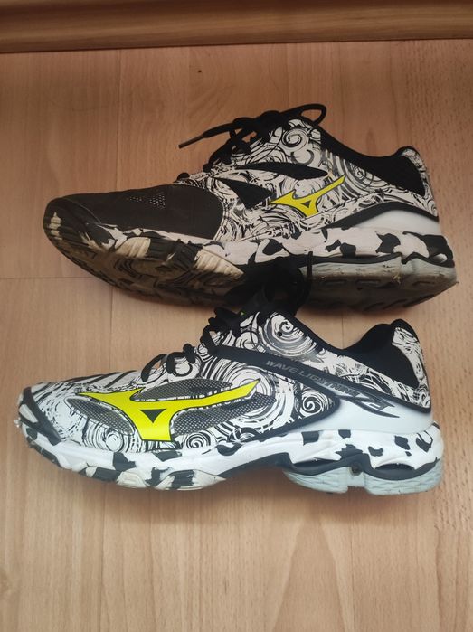 Маратонки Adidas,Mizuno,Nike