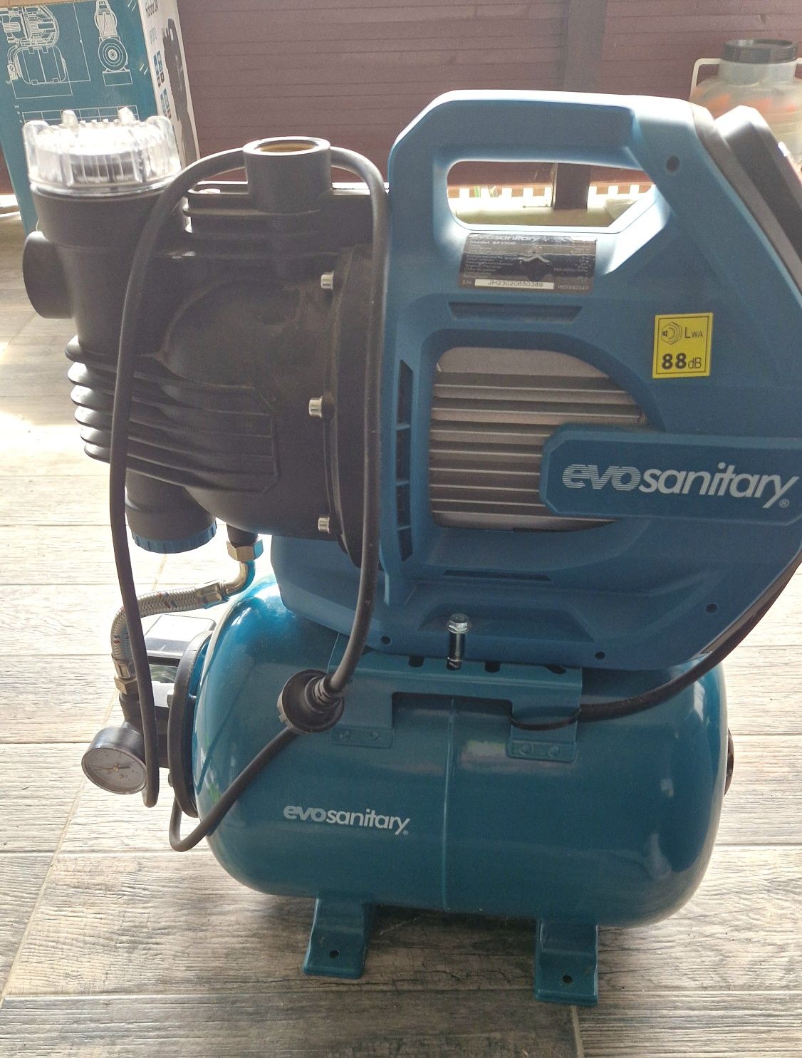 Hidrofor 24l, 1300w ,8 m adancime Evotools