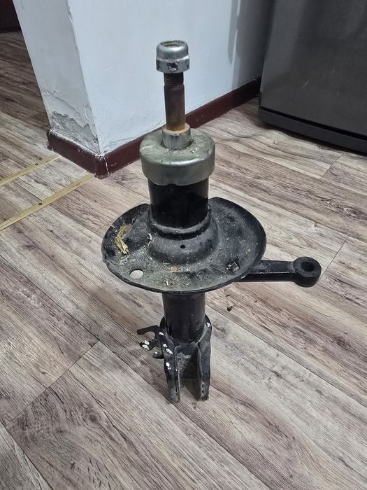 Продается амортизатор от приора