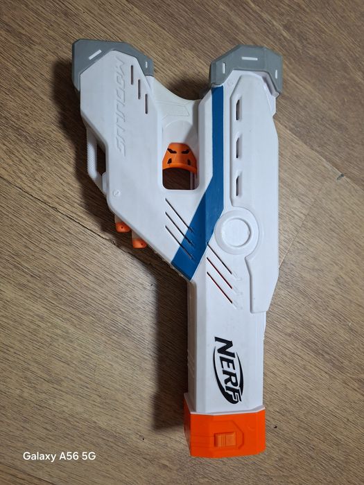 Пистолет-бластер Nerf