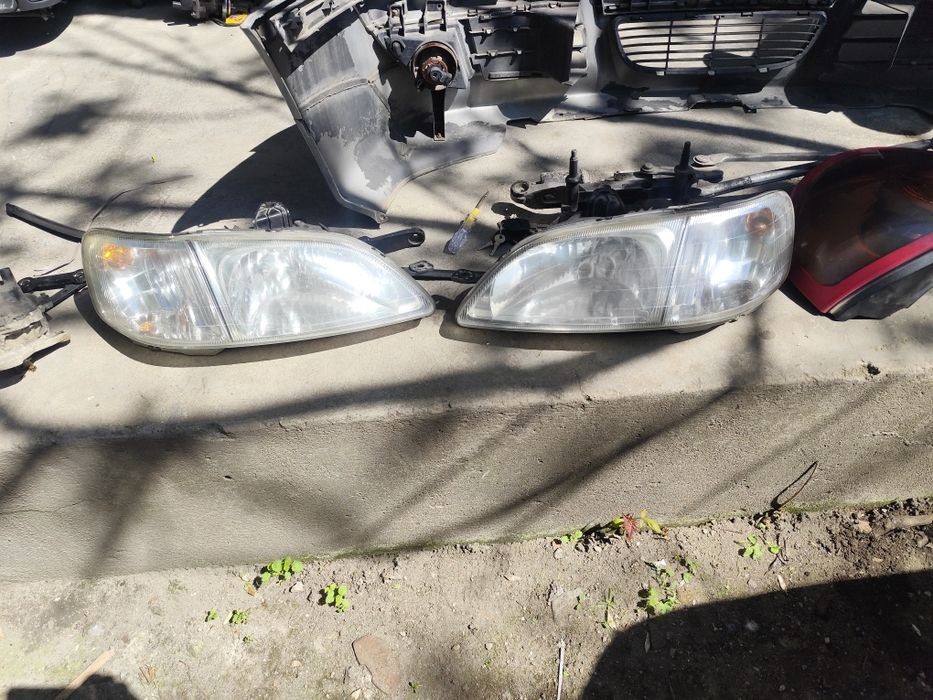 Фарове за honda civic 2000 година