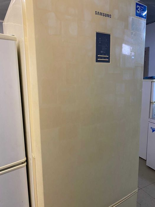 Холодильник SAMSUNG