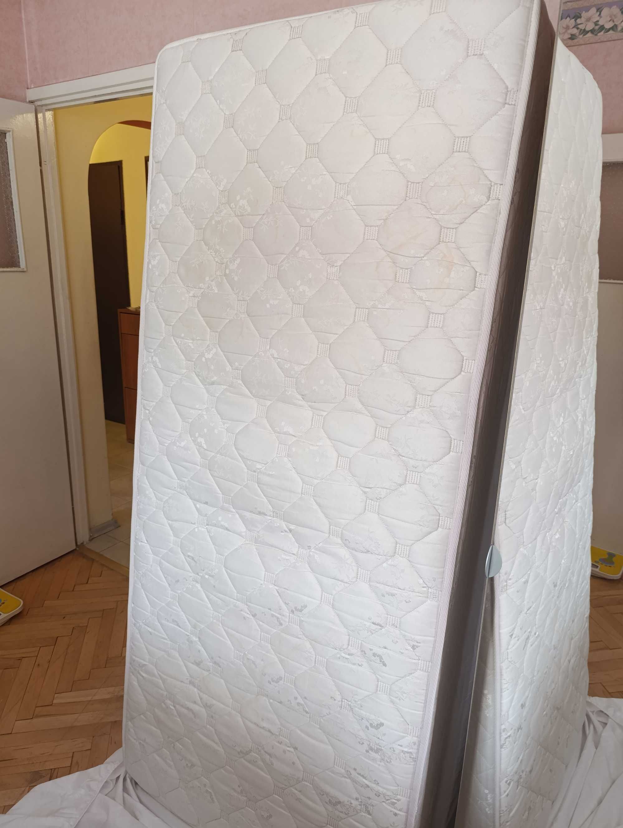 Продавам 2 броя матраци 90/190 за 50 лева броя