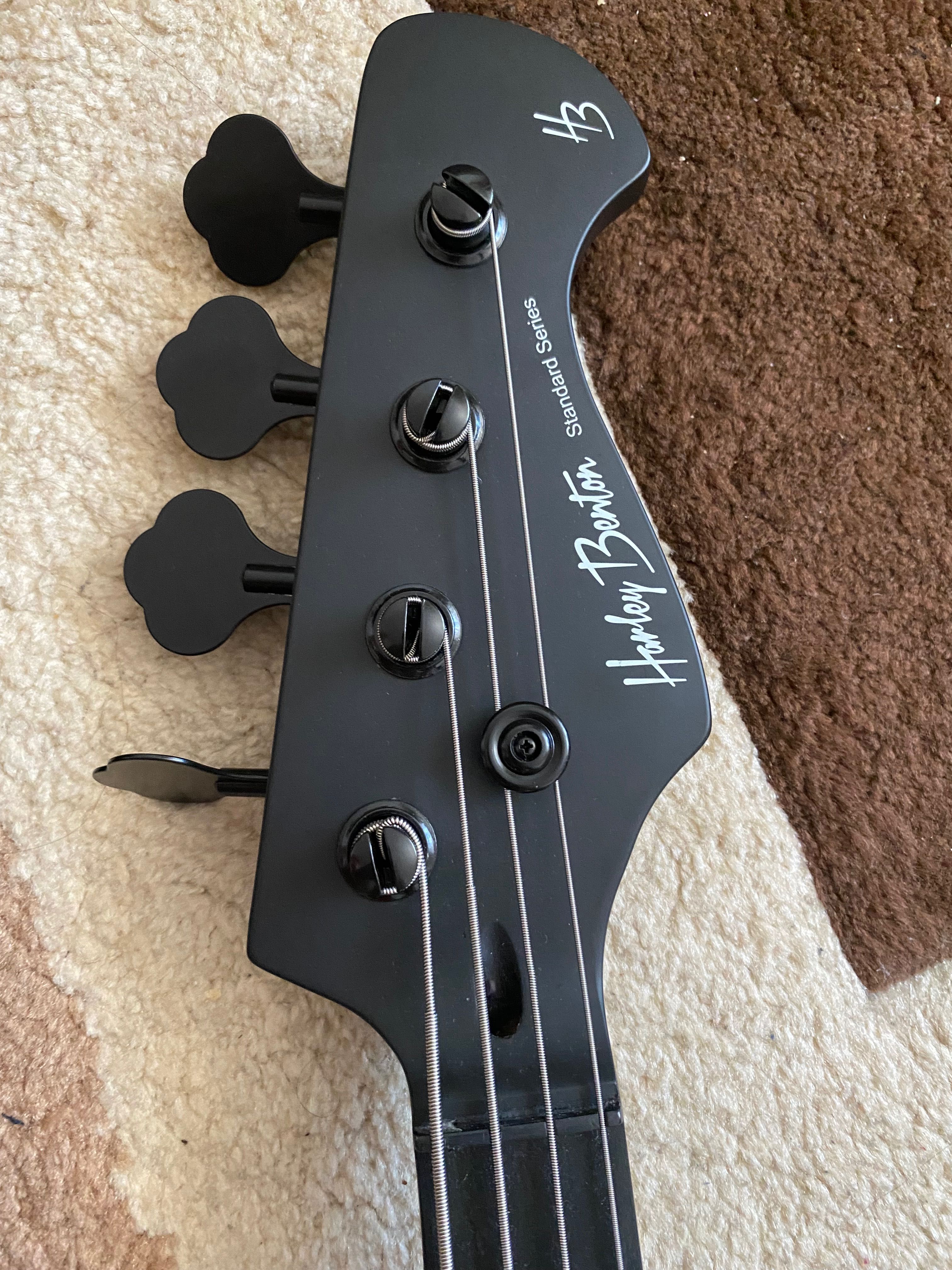 Vand Bass Harley Benton PB-20 SBK STANDARD