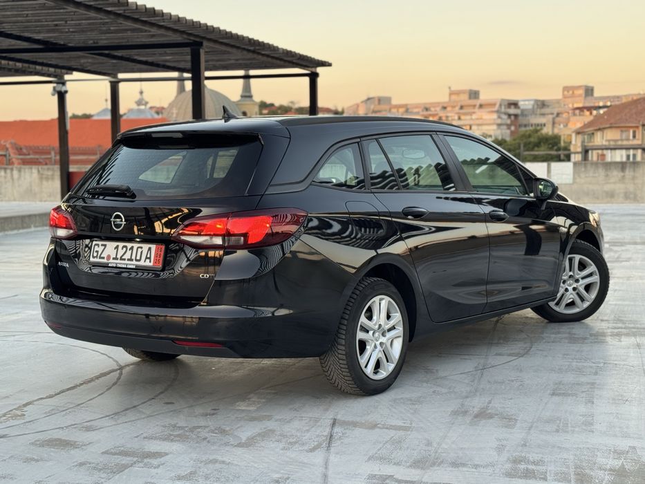 Opel Astra K Exklusiv 1.6Diesel 110cp EURO6 Navigatie Parktronic Led