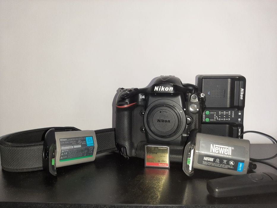 Nikon D4 с маленьким пробегом