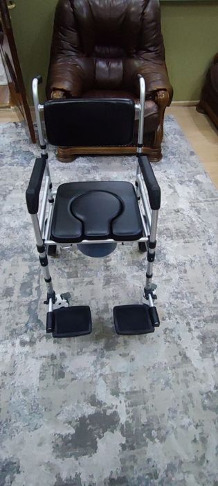 Продаю инвалидную коляску